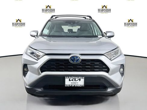 Used 2021 Toyota RAV4 XLE w/ Convenience Package AWD/4WD image 2