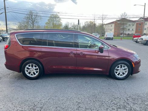 Used 2021 Chrysler Voyager Lxi FWD image 39