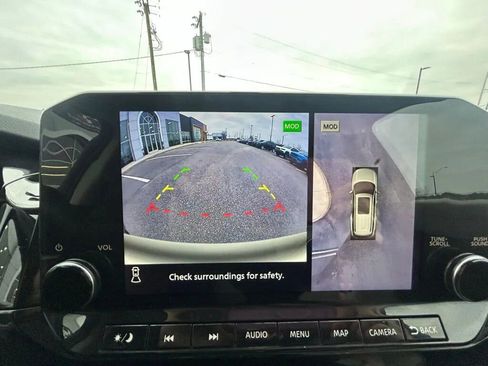 Used 2022 Nissan Pathfinder SL FWD image 20
