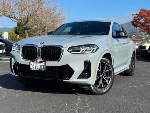 Used 2023 BMW X4 M40i w/ Premium Package image 2