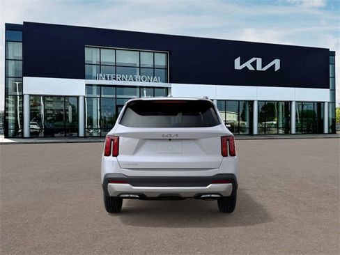 New 2026 Kia Sorento S image 5