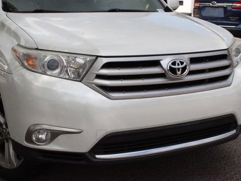 Used 2013 Toyota Highlander Limited AWD/4WD image 45