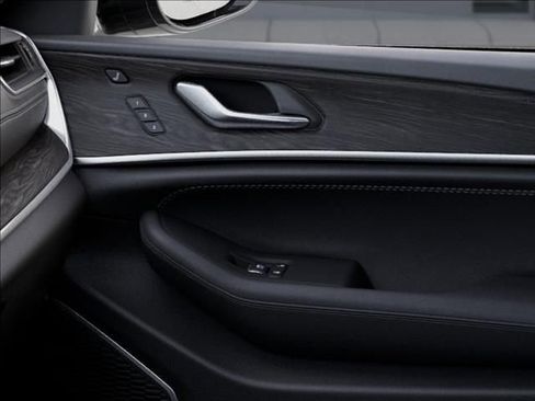 New 2025 Jeep Grand Cherokee L Overland w/ Luxury Tech Group IV image 25