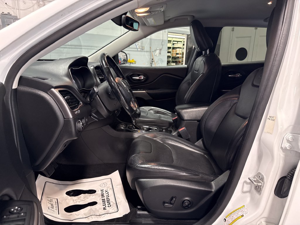 Used 2020 Jeep Cherokee Limited FWD image 24