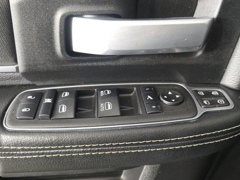 Used 2024 RAM 2500 Big Horn w/ Sport Appearance Package image 24