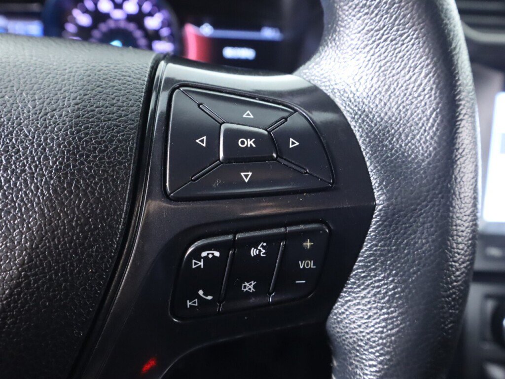 Used 2018 Ford Explorer XLT w/ Equipment Group 202A AWD/4WD image 14