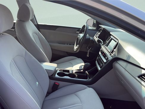 Used 2018 Hyundai Sonata SE w/ Cargo Package FWD image 18
