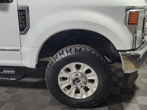 Used 2022 Ford F250 XLT w/ FX4 Off-Road Package image 12