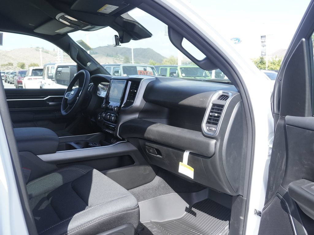 New 2026 RAM 1500 Big Horn AWD/4WD image 32