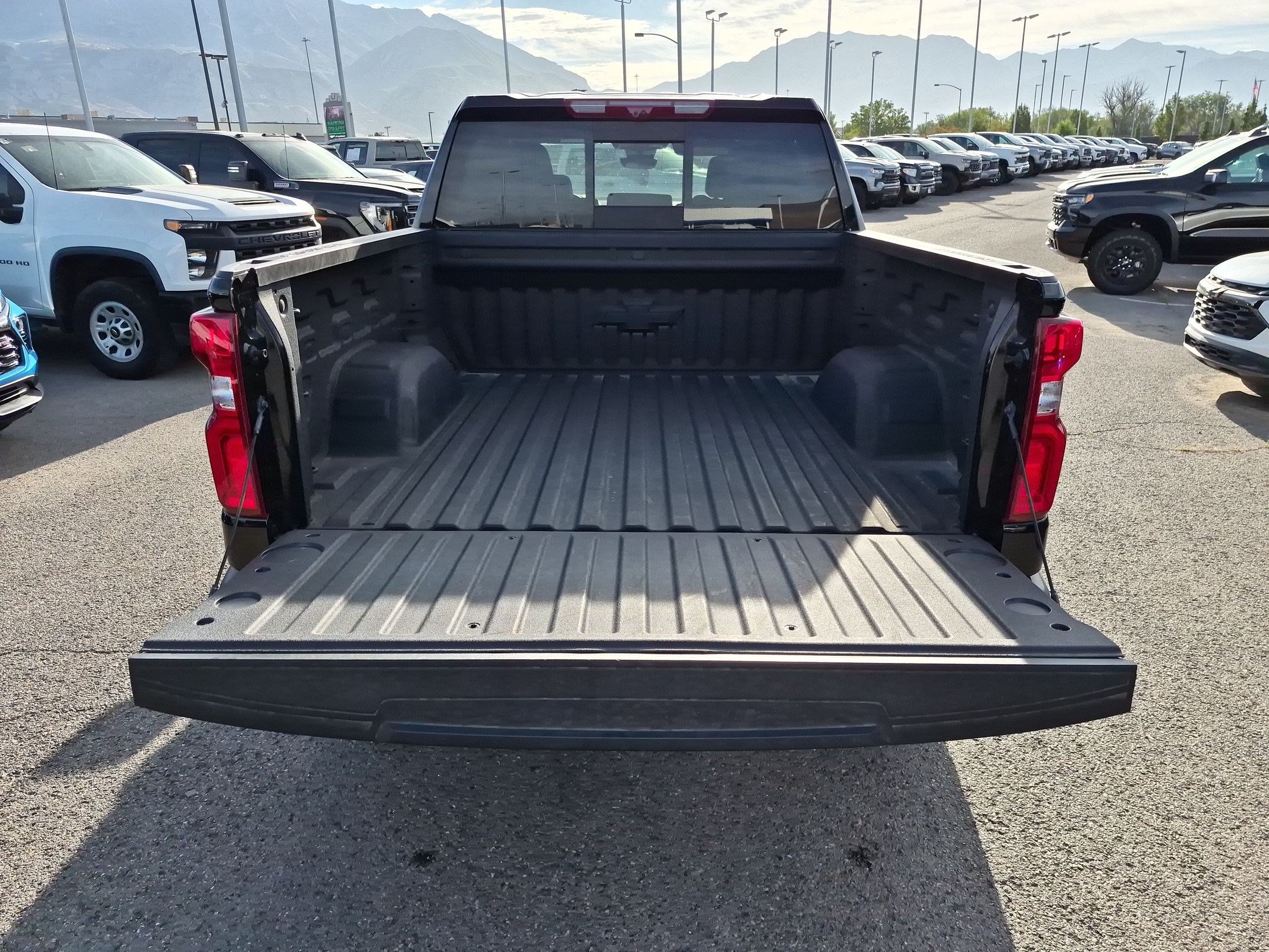 Used 2025 Chevrolet Silverado 1500 ZR2 w/ Technology Package AWD/4WD image 30