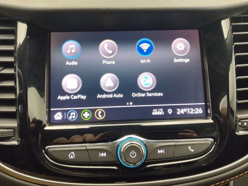 Used 2021 Chevrolet Trax LT w/ LT Convenience Package image 25