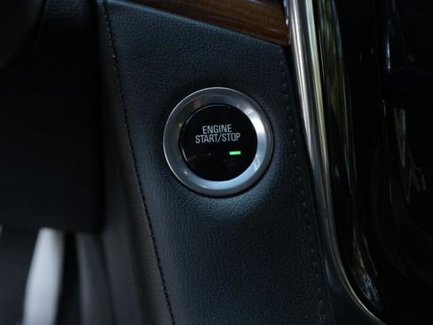 Used 2016 Cadillac Escalade Luxury image 9