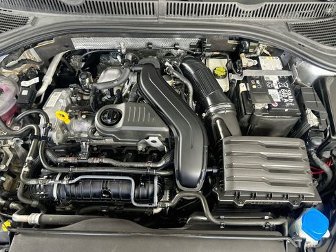 Used 2025 Volkswagen Jetta SE FWD image 33