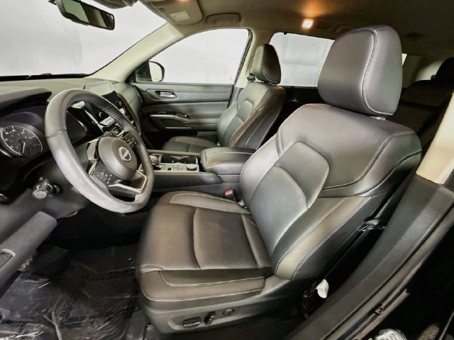 Used 2025 Nissan Pathfinder SL AWD/4WD image 21