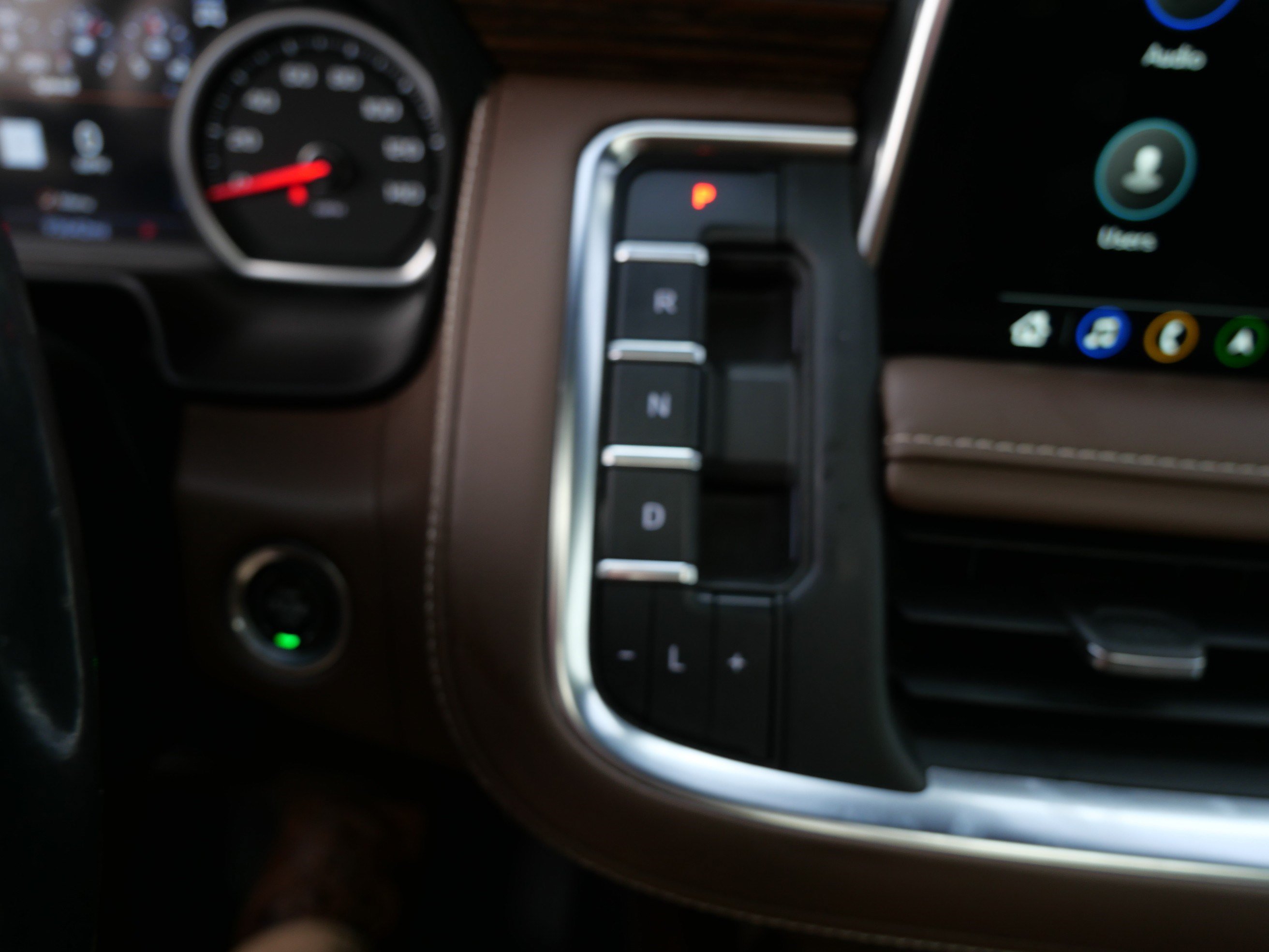 Used 2021 Chevrolet Suburban High Country AWD/4WD image 31