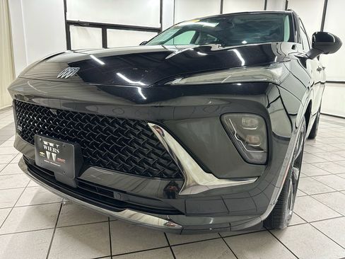 Certified 2025 Buick Envision Sport Touring image 11