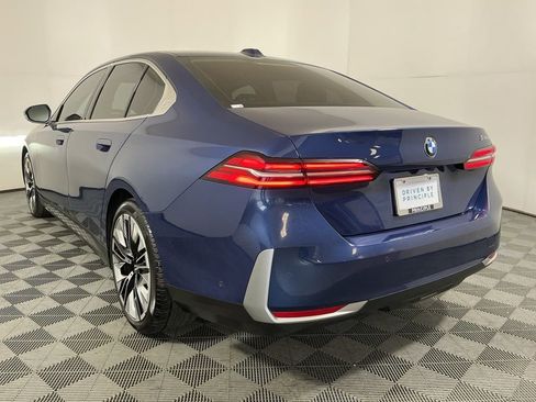 Certified 2025 BMW 530i w/ Premium Package image 7