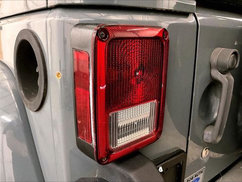 Used 2014 Jeep Wrangler Sahara w/ Dual Top Group image 28