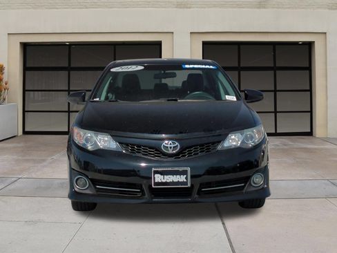 Used 2012 Toyota Camry SE FWD image 6