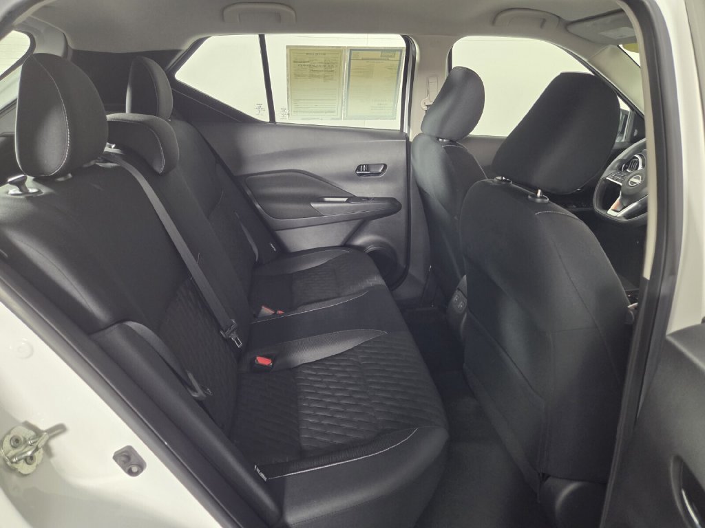 Used 2022 Nissan Kicks SV FWD image 29