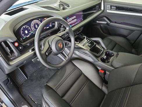 Used 2026 Porsche Cayenne S AWD/4WD image 4