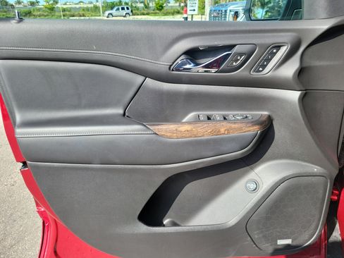 Used 2020 GMC Acadia Denali w/ Technology Package image 23