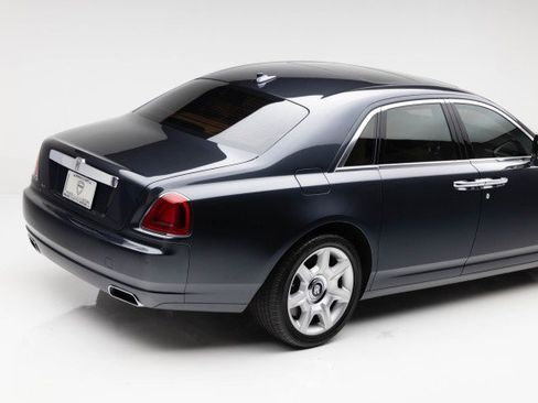 Used 2010 Rolls-Royce Ghost image 27