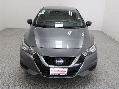 Used 2020 Nissan Versa S FWD image 3