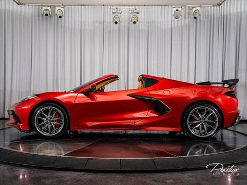 Used 2025 Chevrolet Corvette Stingray Premium Cpe w/ 3LT RWD image 9