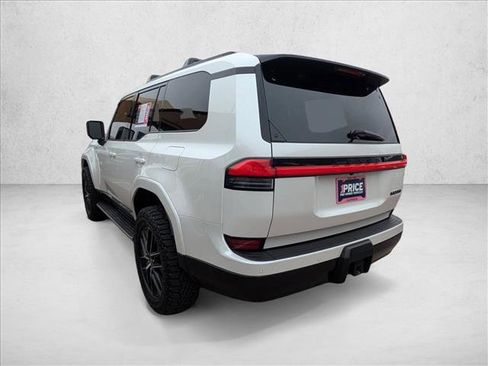 Used 2024 Lexus GX 550 w/ Cold Area Package image 7