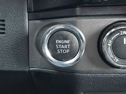 Used 2018 Toyota Tacoma TRD Off-Road w/ Technology Package AWD/4WD image 33