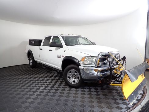 Used 2017 RAM 2500 Tradesman w/ Chrome Appearance Group AWD/4WD image 9