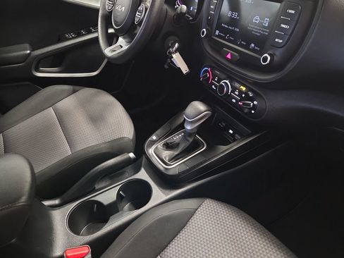 Used 2024 Kia Soul LX w/ Option Group 015 FWD image 14