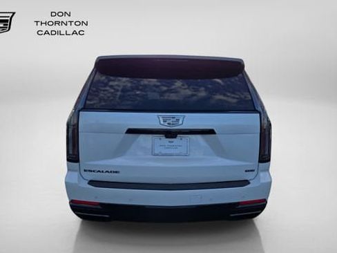 Used 2025 Cadillac Escalade Sport Platinum w/ LPO, ONYX Package AWD/4WD image 4