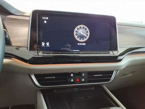 Used 2025 Volkswagen Atlas SEL Premium R-Line image 12