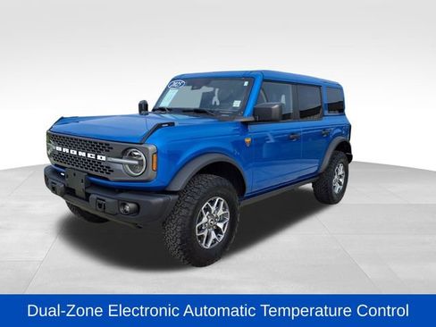 Used 2025 Ford Bronco Badlands AWD/4WD image 4