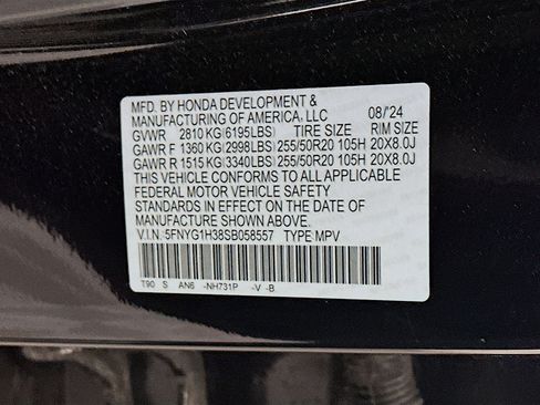 Used 2025 Honda Pilot Sport image 12