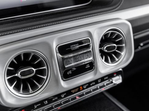Used 2025 Mercedes-Benz G 550 image 33
