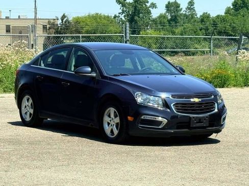 Used 2015 Chevrolet Cruze LT FWD image 3