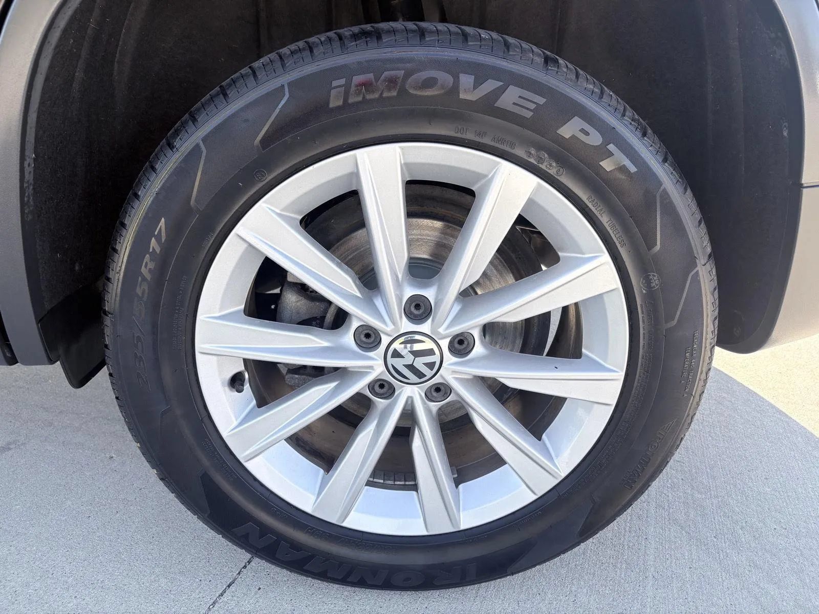 Used 2017 Volkswagen Tiguan S FWD image 15