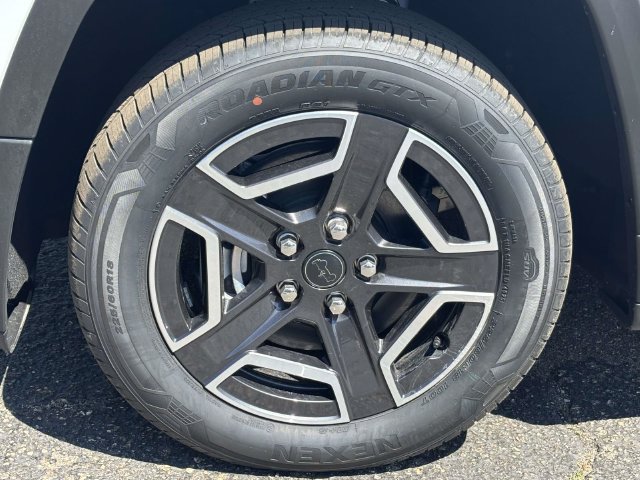 New 2026 Jeep Cherokee Laredo AWD/4WD image 33