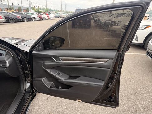 Used 2018 Honda Accord Touring image 34