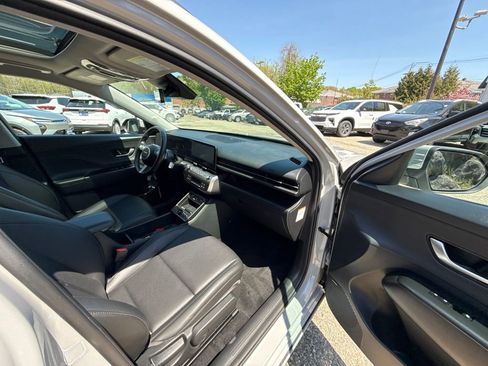 Used 2024 Hyundai Kona Limited FWD image 16