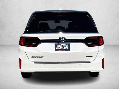 Used 2025 Honda Odyssey Touring image 4