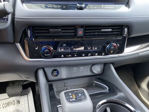 Used 2026 Nissan Rogue SL FWD image 27