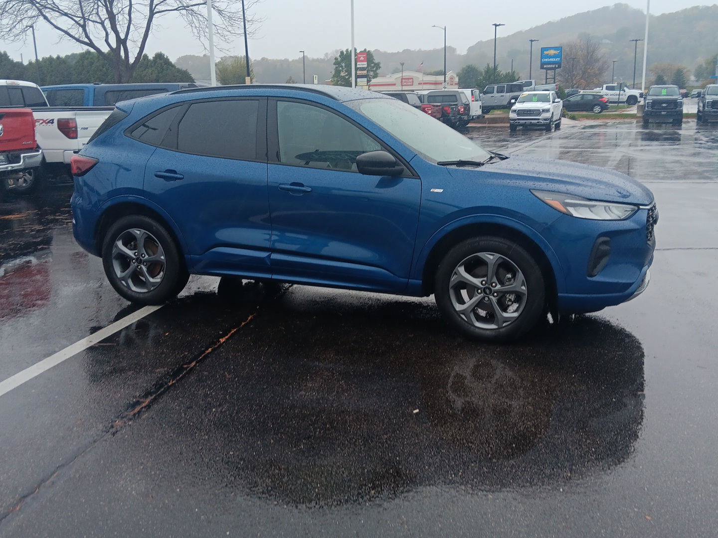 Used 2023 Ford Escape ST-Line w/ Tech Pack #1 AWD/4WD image 2