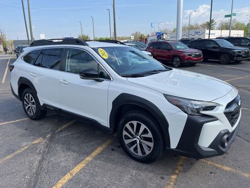 Certified 2023 Subaru Outback Premium AWD/4WD image 3