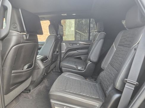 Used 2023 Cadillac Escalade Sport Platinum w/ LPO, ONYX Package image 14