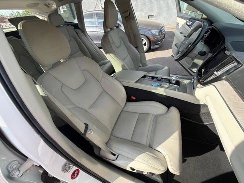 Used 2018 Volvo XC60 T8 Inscription w/ Luxury Seat Package image 30