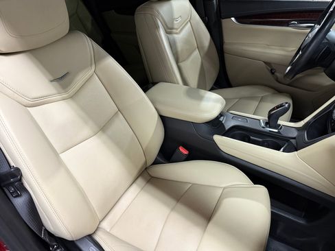 Used 2018 Cadillac XT5 Luxury w/ Driver Awareness Package image 47